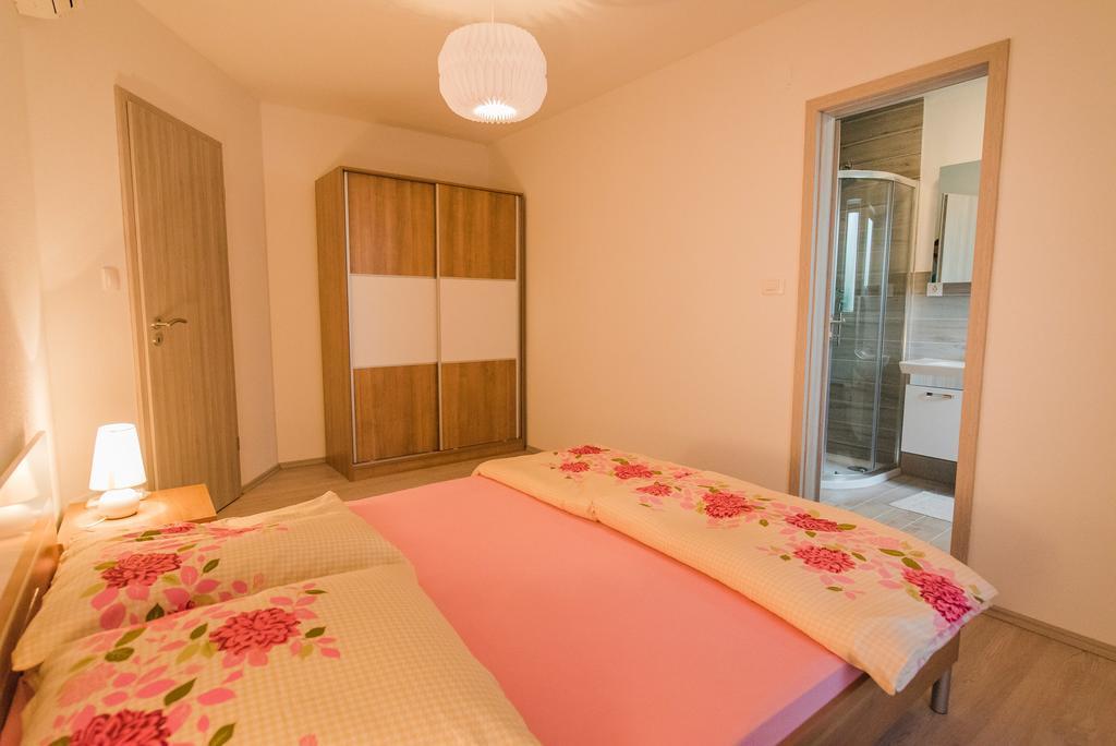 Apartment Grabovac คาชเตลา ห้อง รูปภาพ