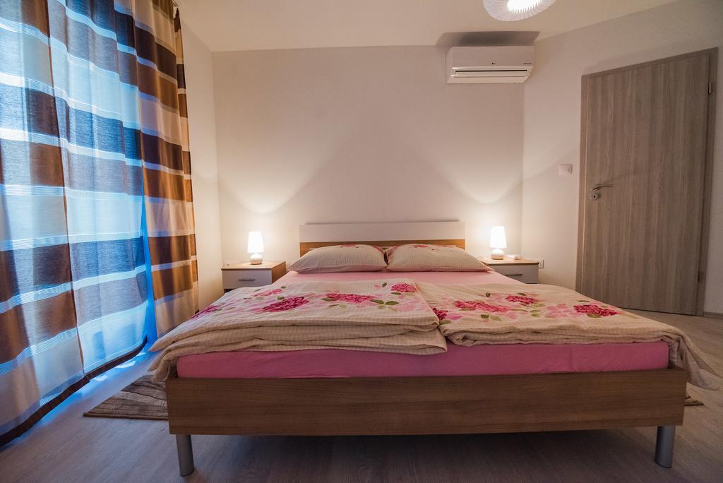 Apartment Grabovac คาชเตลา ห้อง รูปภาพ